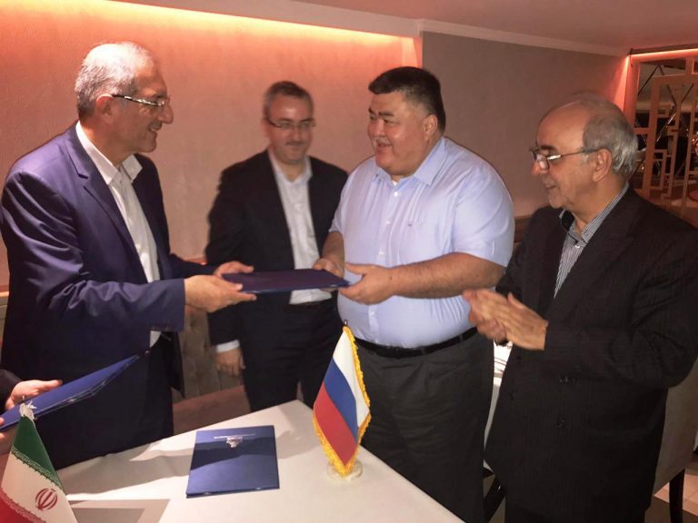 ایران و روسیه قرارداد تولید ۵۰۰ واگن مسافربری  امضاء کردند