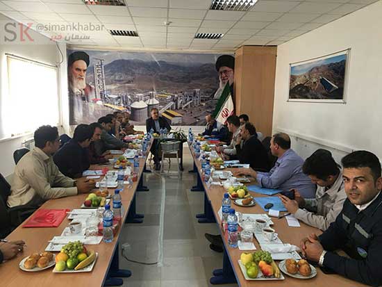 جلسه کارگروه بهره برداری و کنترل کیفیت گروه سیمان تهران در کارخانه سیمان گیلان سبز برگزار شد
