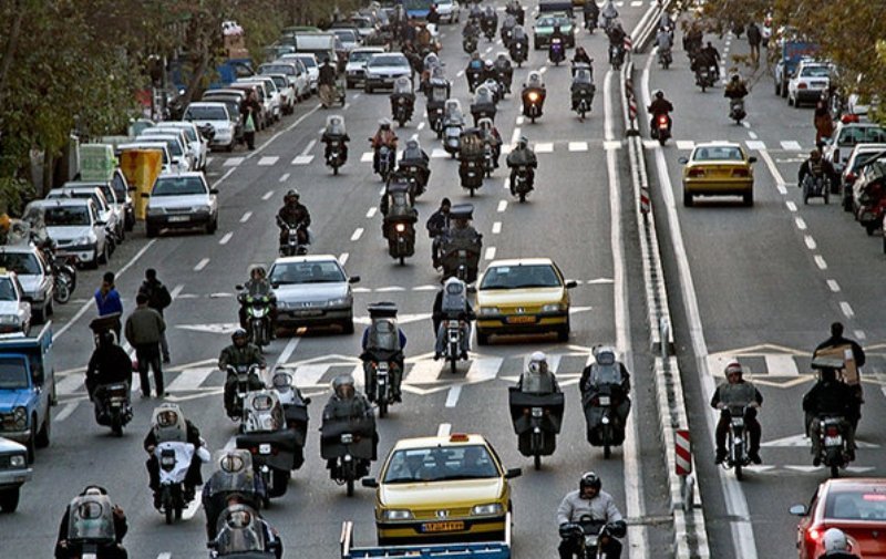 راه پر دست انداز موتورسیکلت های برقی در تهران