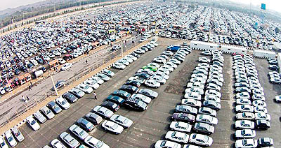 مخالفت وزیرصنعت با کاهش تعرفه واردات و موکول شدن قیمت خودرو به آینده
