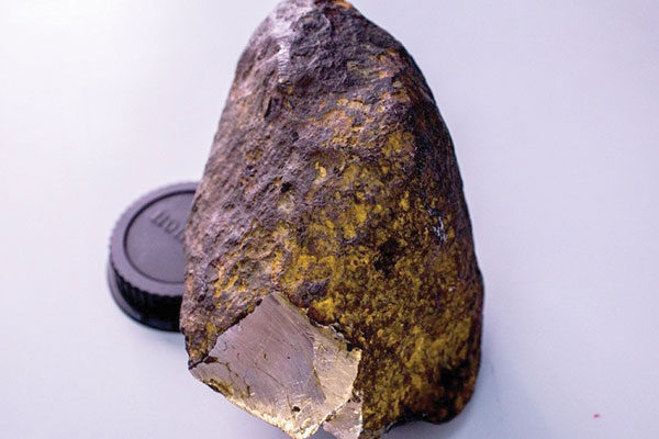 کشف یک ماده معدنی جدید در شهاب سنگ