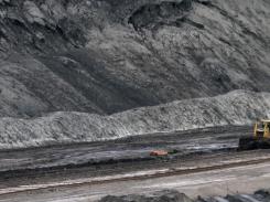 ال سی طرح جدید زغالسنگ طبس باز شد/ 750هزار تن به ظرفیت تولید زغالسنگ خام در طبس افزوده می شود