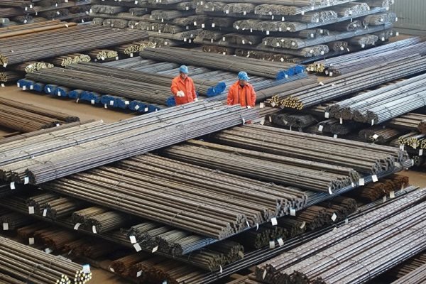 با برداشتن سقف رقابتی فولاد در بورس کالا، قیمت فولاد به نفع مصرف کننده کنترل می شود