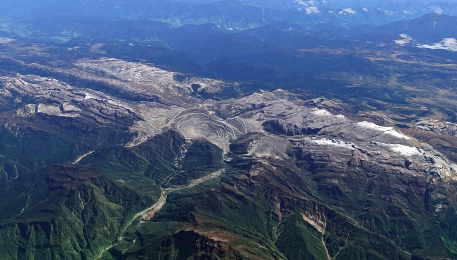 فریپورت و ریو تینتو رسماً کنترل معدن عظیم مس گراسبرگ را به اندونزی واگذار می کنند