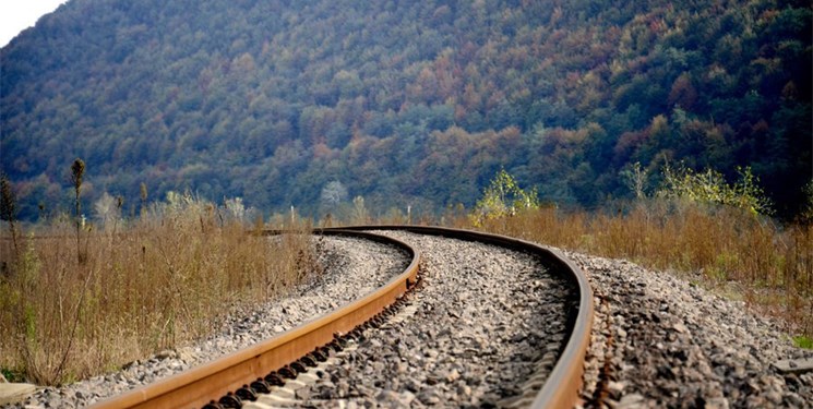 اولین قطار آزمایشی در راه‌آهن قزوین-رشت‌ تردد کرد