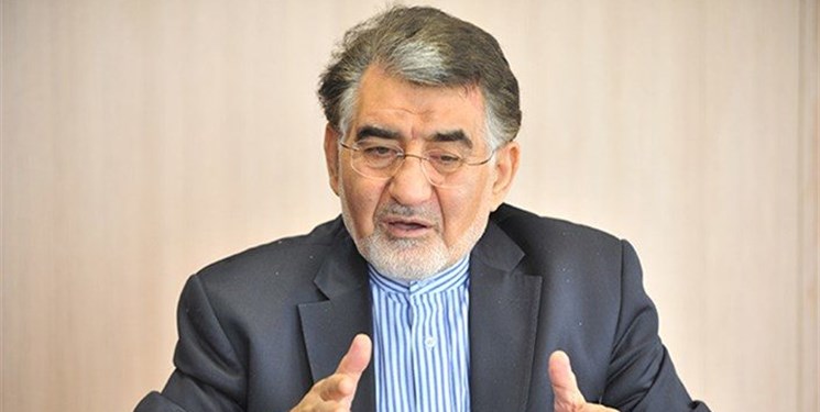 ۴۰ درصد دارایی‌های بانک‌ها ساختگی است/ ۳۵۰۰ برابر شدن نقدینگی طی ۴۰ سال