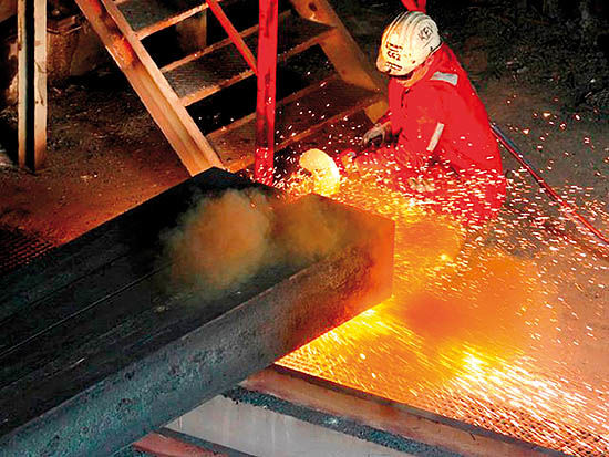 بهبود تولید مواد اولیه فولادسازی در ایران