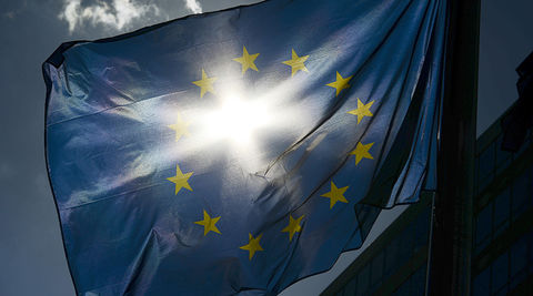 فرانسه: قوانین رقابت تجاری اروپا پوچ است