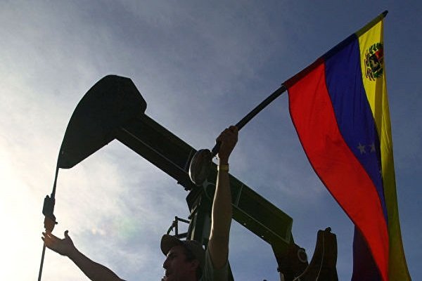توتال فرانسه: تعطیلی کامل تولید نفت ونزوئلا ممکن نیست
