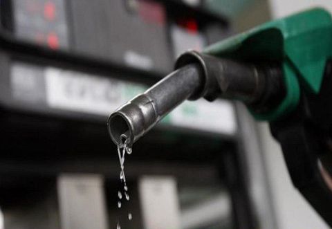 پیش‌نیاز آزادسازی قیمت بنزین/ زمان اصلاح قیمت باید برسد