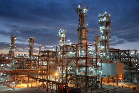 بورس انرژی میزبان عرضه محصولات پالایش نفت تهران