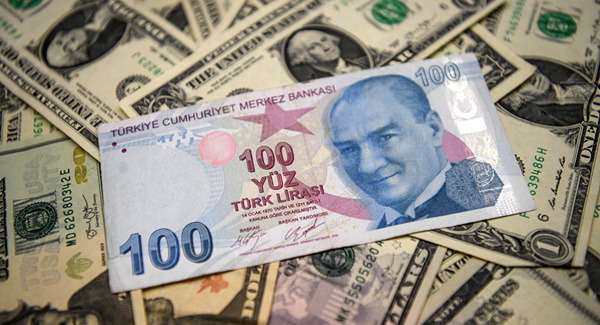ارزش لیر ترکیه در برابر دلار سقوط کرد