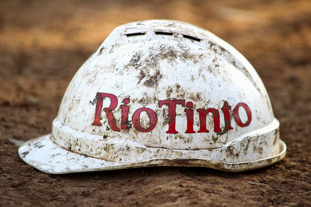 اسملتر آلومینیوم شرکت ریوتینتو Riotinto در ایسلند به دلیل عدم دسترسی به مواد اولیه بخشی از تولید خود را تعلیق نمود