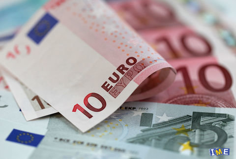 مقاومت یورو در برابر دلار شکست