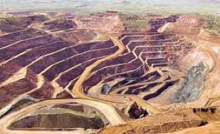 بررسی چالش‌های اصلی بخش معدن/ کمبود ۳۸ میلیون تن کمبود سنگ آهن برای دست‌یابی به افق ۱۴۰۴