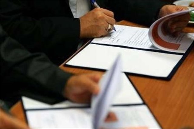 شرکت‌های اویک و گسترش نفت و گاز پارسیان تفاهم‌نامه همکاری امضا کردند