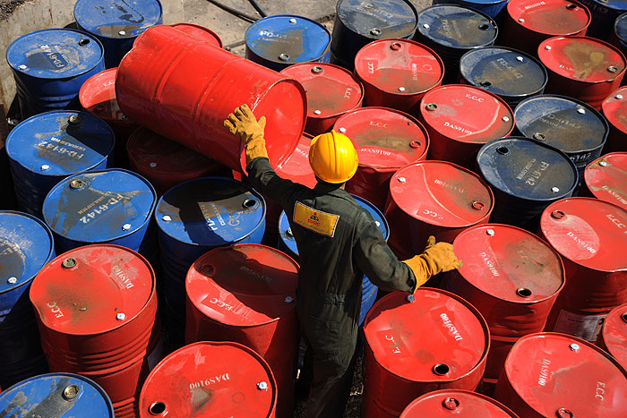 افت قیمت نفت بیش از هر موضوعی نتیجه جنگ تجاری است