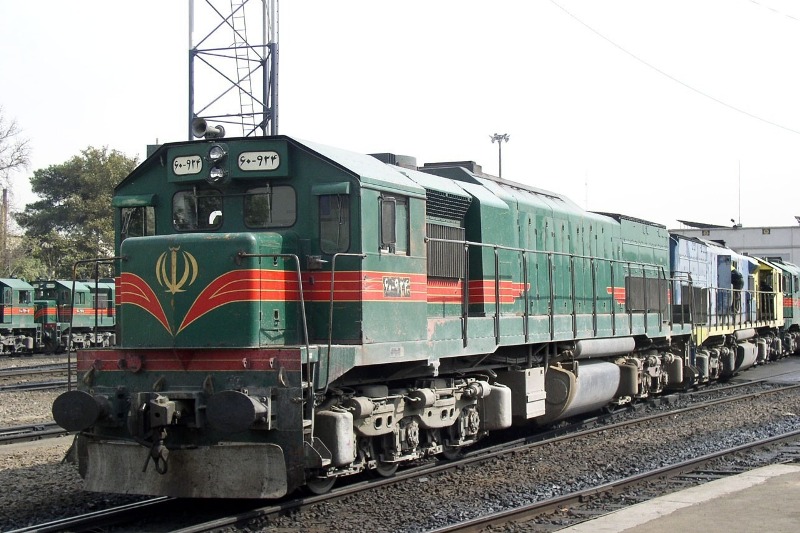 قطار مسافری رشت به مشهد همه روزه مسافران را جابجا می کند