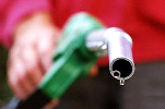 مجلس از اجرای طرح افزایش قیمت بنزین حمایت می کند