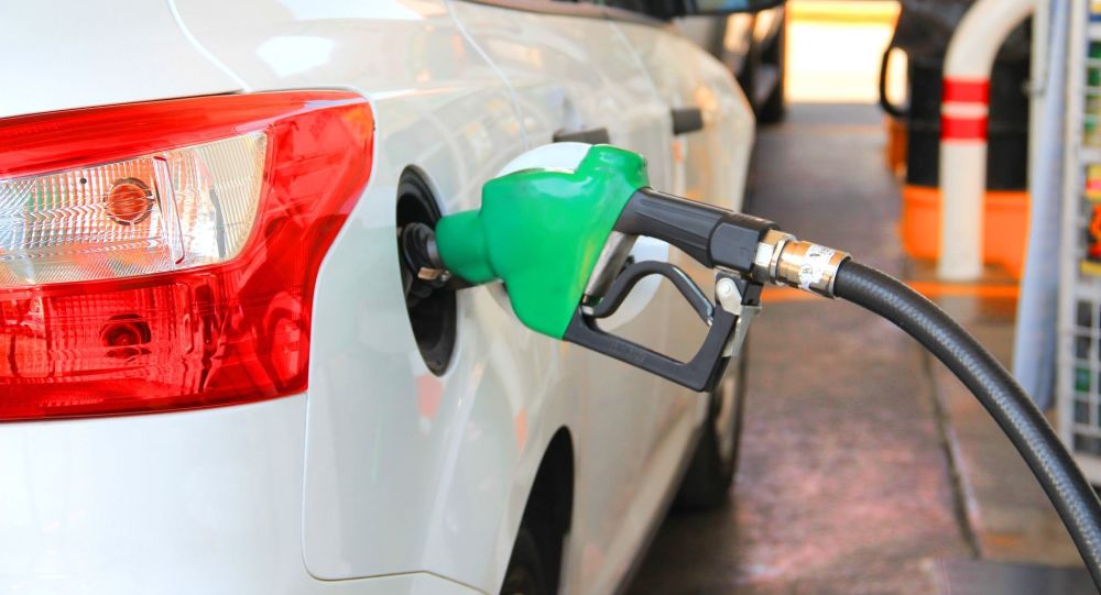اجرای طرح مدیریت مصرف بنزین به نفع اقتصاد کشور است