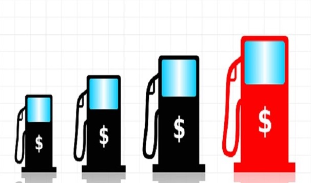 زارع: افزایش قیمت بنزین اقتصاد کشور را مختل کرد/ افزایش قیمت گازوئیل فاتحه کشور را می‌خواند