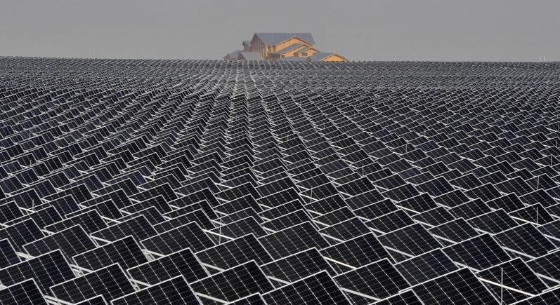 سرمایه‌گذاری شرکت چینی در نیروگاه خورشیدی لارستان چه شد؟!