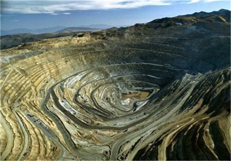 "باریت"؛ ماده معدنی ارزشمند در اردستان که ارزشی برای آن قائل نیستند