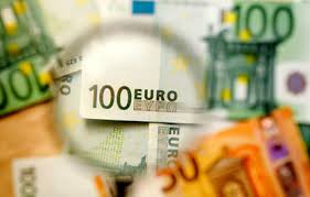 نرخ یورو و پوند کاهش یافت