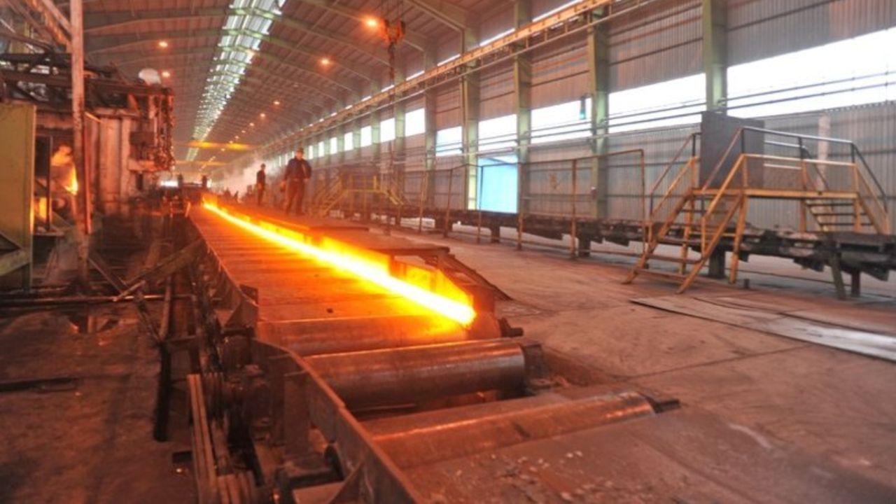 تولید فولاد خام چین در 11 ماهه امسال افزایشی بود