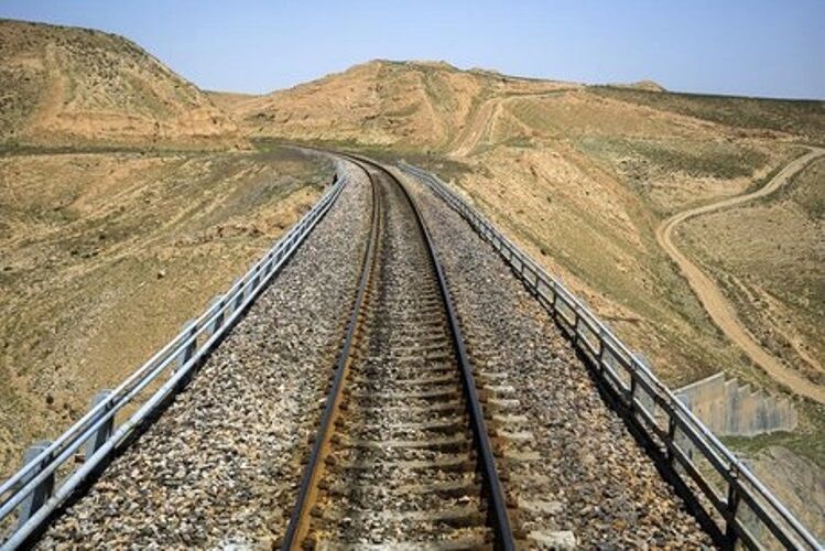 بهره برداری از راه آهن سنندج _ همدان تا یک سال دیگر