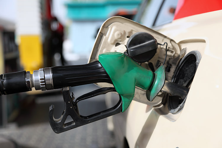 کرونا مصرف بنزین را ۱۰ درصد کاهش داد