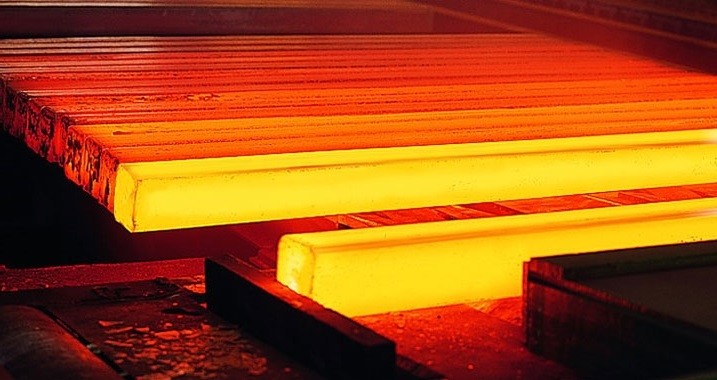 تولید شمش ۹۰ تنی فولاد برای اولین بار در مجتمع صنعتی اسفراین