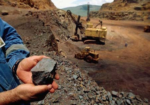 تصویری متفاوت از معدن کاری روستانشینان در شبکه افق