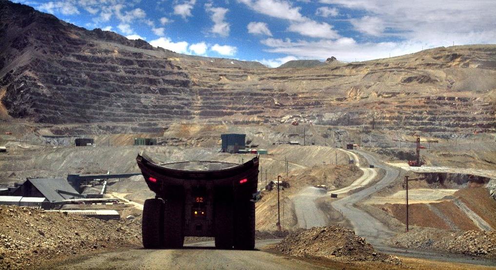 گفت‌وگو برای اخذ مجوز عملیات‌ در معدن مس سررورده پرو