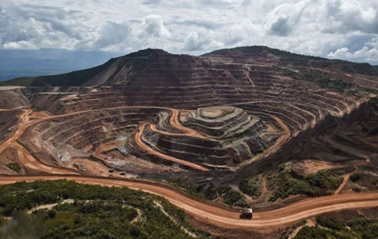 مکزیک از ماه مه عملیات معدنکاری را از سر می‌گیرد/ مکزیک سال ۲۰۱۹تولید ۲۰۰میلیون انس نقره تولید کرد