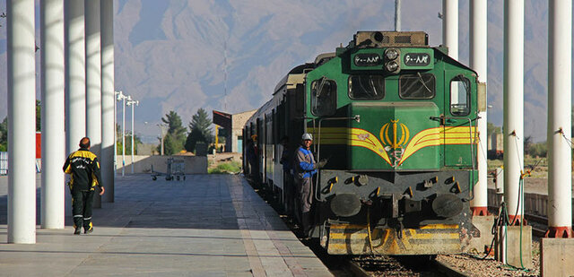 تخلیه‌بار در راه‌آهن کرمان رشد ۱۴۲درصدی را تجربه کرد