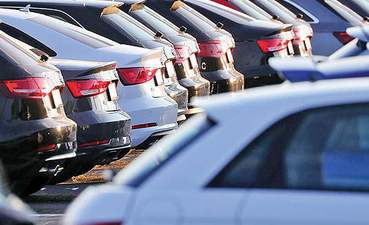اعلام قیمت خودرو با ستاد تنظیم بازار است