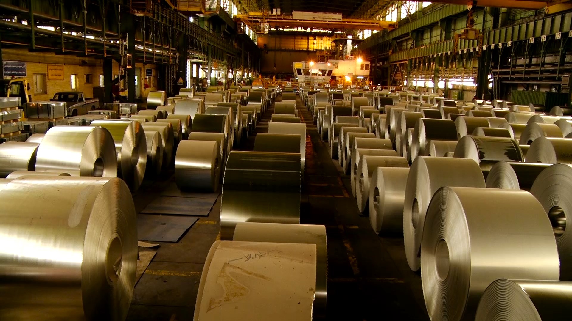 رکورد تولید ماهانه ده هزار و ۲۰تن ورق فولادی