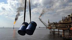 تولید نفت آمریکا تا ۶۰۰ هزار بشکه در روز کاهش می‌یابد