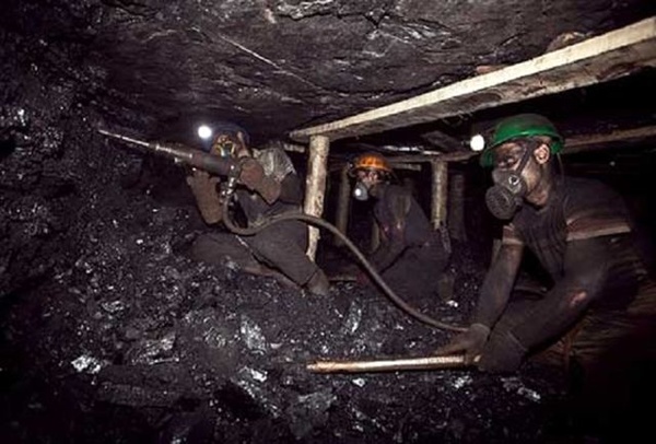 خانه کارگر می‌تواند به ایمنی معادن نظارت کند/ وضعیت ایمنی معادن زغال سنگ کرمان مناسب نیست