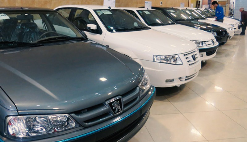 مجوز فروش فوق العاده ماهانه 25 هزار دستگاه خودرو توسط ایران خودرو و سایپا/ داخلی سازی قطعات مورد نیاز در قالب پروژه های ملی