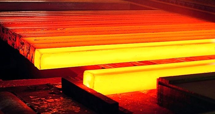 تولید نخستین شمش فوق سنگین ۱۱۰ تنی فولادی کشور در اسفراین