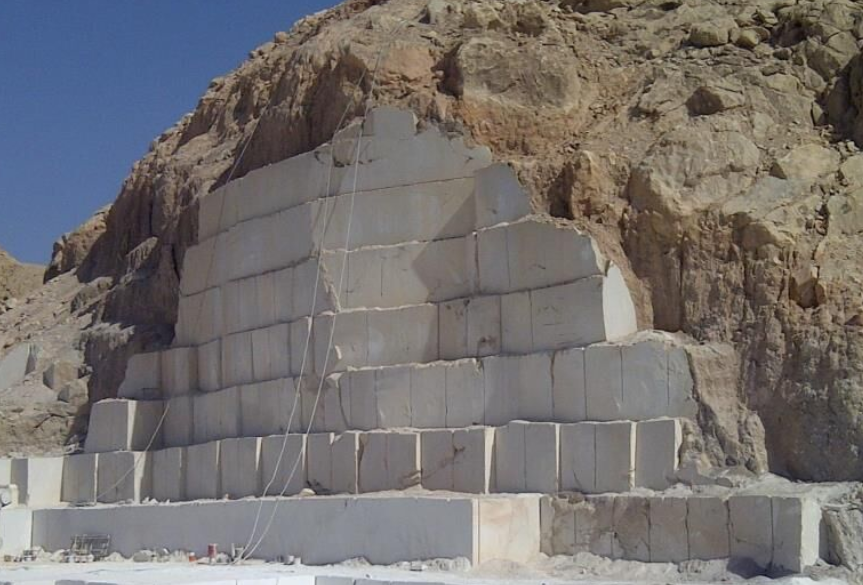 ۱۲۰ هزار تن سنگ تزیینی و ساختمانی در شهرستان لردگان تولید شد