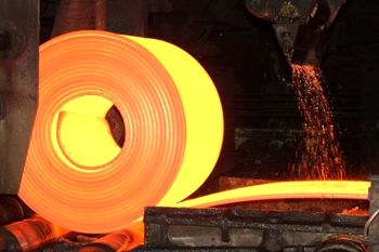 مشکل مواد اولیه در صنعت فولاد نداریم/ در صورت عرضه محصولات فولاد در بورس، مشکلات مرتفع خواهد شد