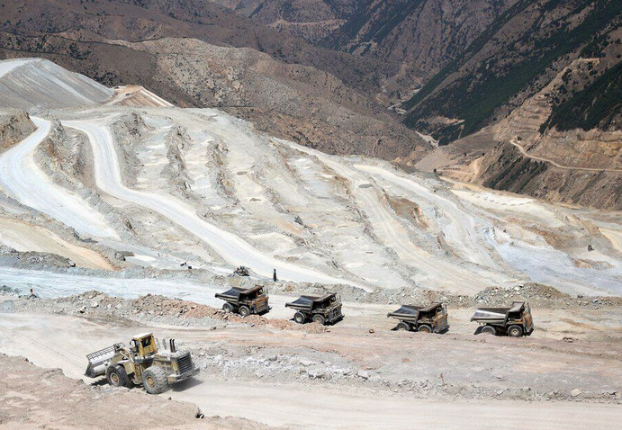 ظرفیت صنایع تبدیلی مواد معدنی آذربایجان‌غربی به ۹۸ میلیون تُن رسید