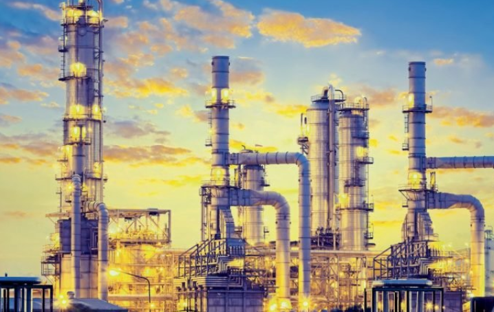 تعلیق عملیات اجرایی ساخت یک مجتمع پتروشیمی در عمان