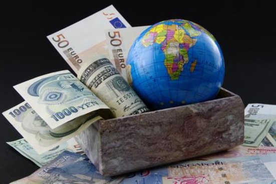 بلومبرگ: اقتصاد جهانی همچنان در معرض رکود دوباره قرار دارد