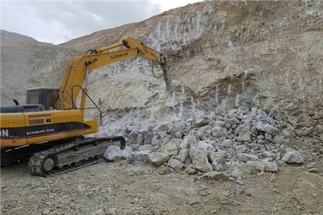 «بخشنامه‌های دست و پا گیر و تعرفه بالای صادراتی»، بلای جان صنعت سنگ‌های ساختمانی خراسان رضوی