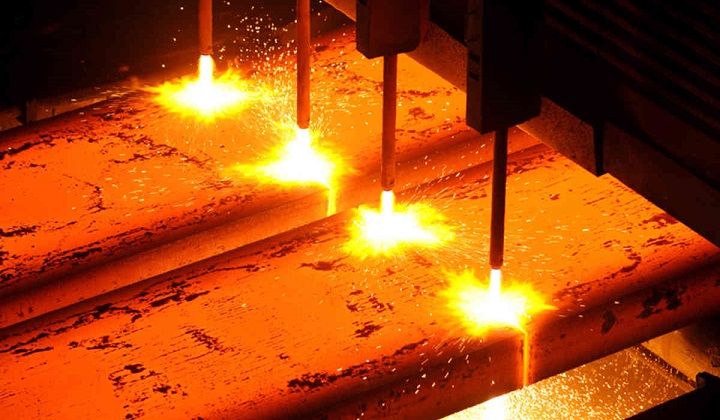 تنها ۲۰ درصد فولاد در بورس عرضه می‌شود