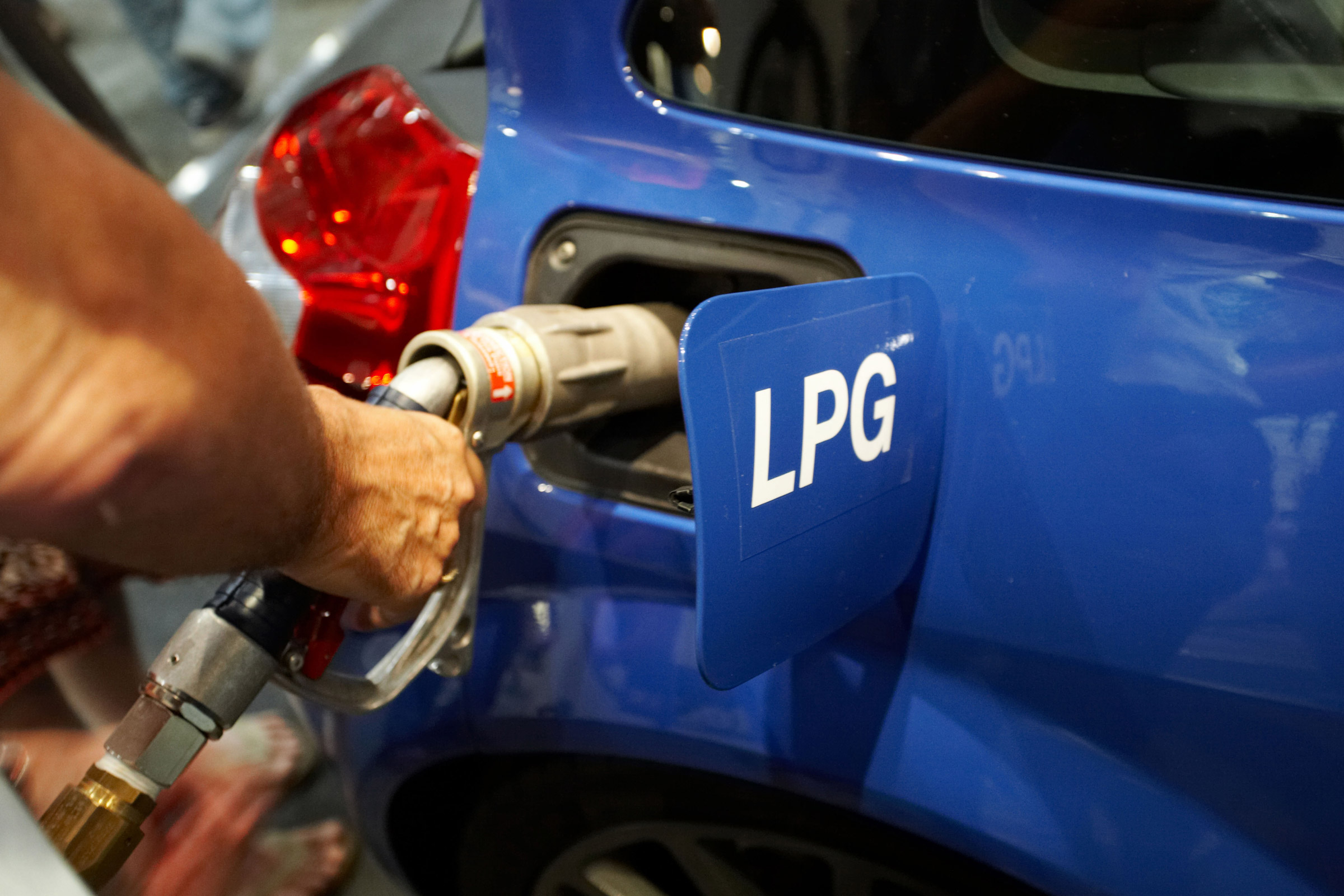 تصمیم کمیسیون تلفیق برای LPG سوز کردن ۲ میلیون خودرو